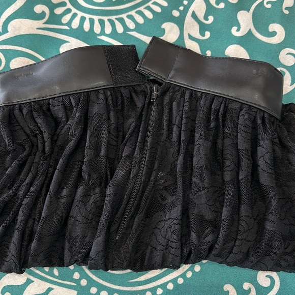 Lace Hi low Mini Skirt- Various sizes available - Picture 4 of 4